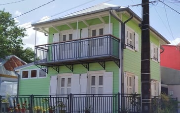 Présentation d'une maison de type colonial centenaire